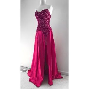 Fuschia Lace Prom Dress 🌺